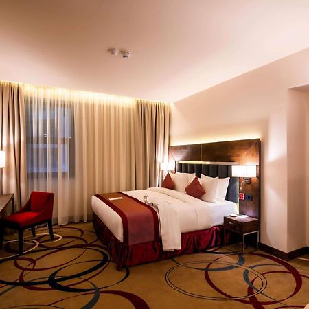 รามาดา โฮเต็ล แอนด์ สวีท บาย วินด์แฮม เยเรวัน Hotel เยเรวาน ภายนอก รูปภาพ