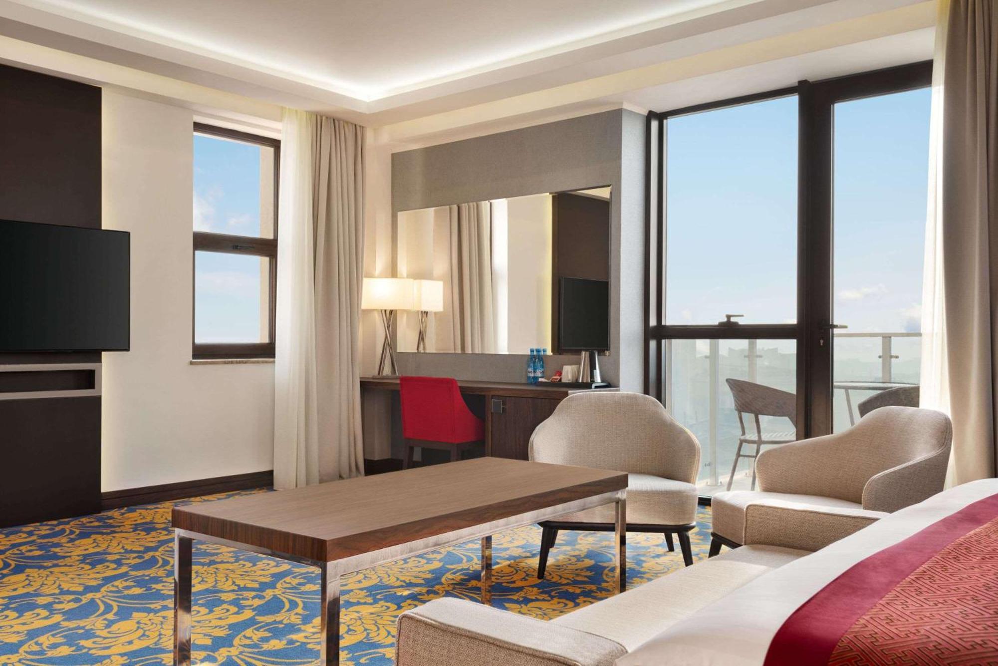 รามาดา โฮเต็ล แอนด์ สวีท บาย วินด์แฮม เยเรวัน Hotel เยเรวาน ภายนอก รูปภาพ