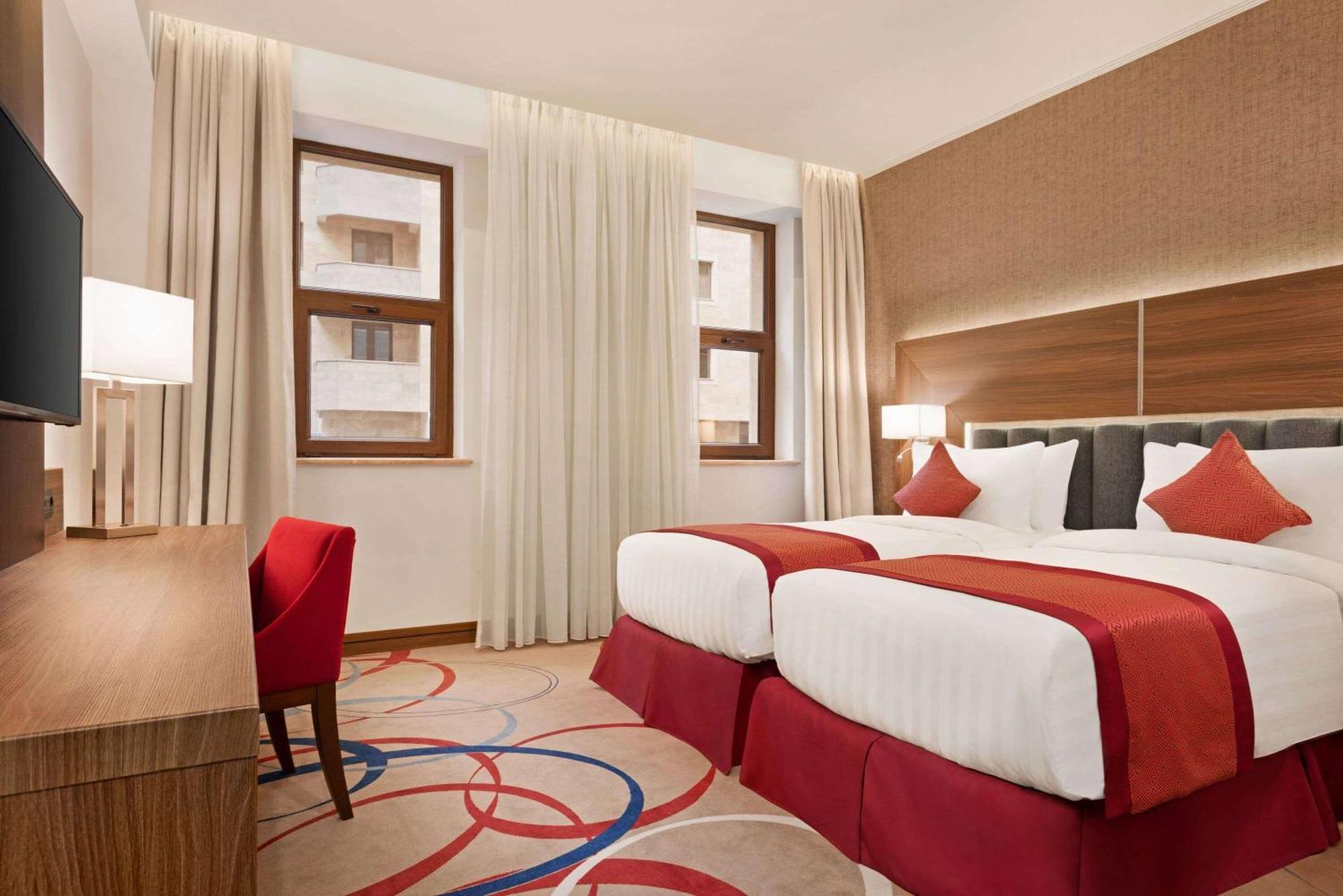 รามาดา โฮเต็ล แอนด์ สวีท บาย วินด์แฮม เยเรวัน Hotel เยเรวาน ภายนอก รูปภาพ