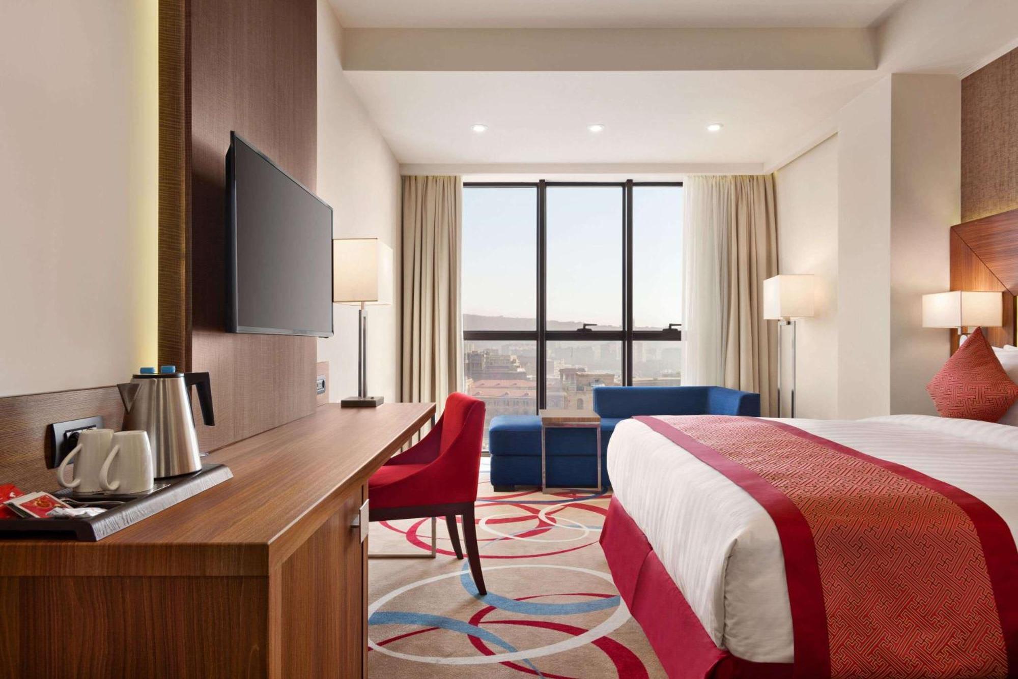 รามาดา โฮเต็ล แอนด์ สวีท บาย วินด์แฮม เยเรวัน Hotel เยเรวาน ภายนอก รูปภาพ