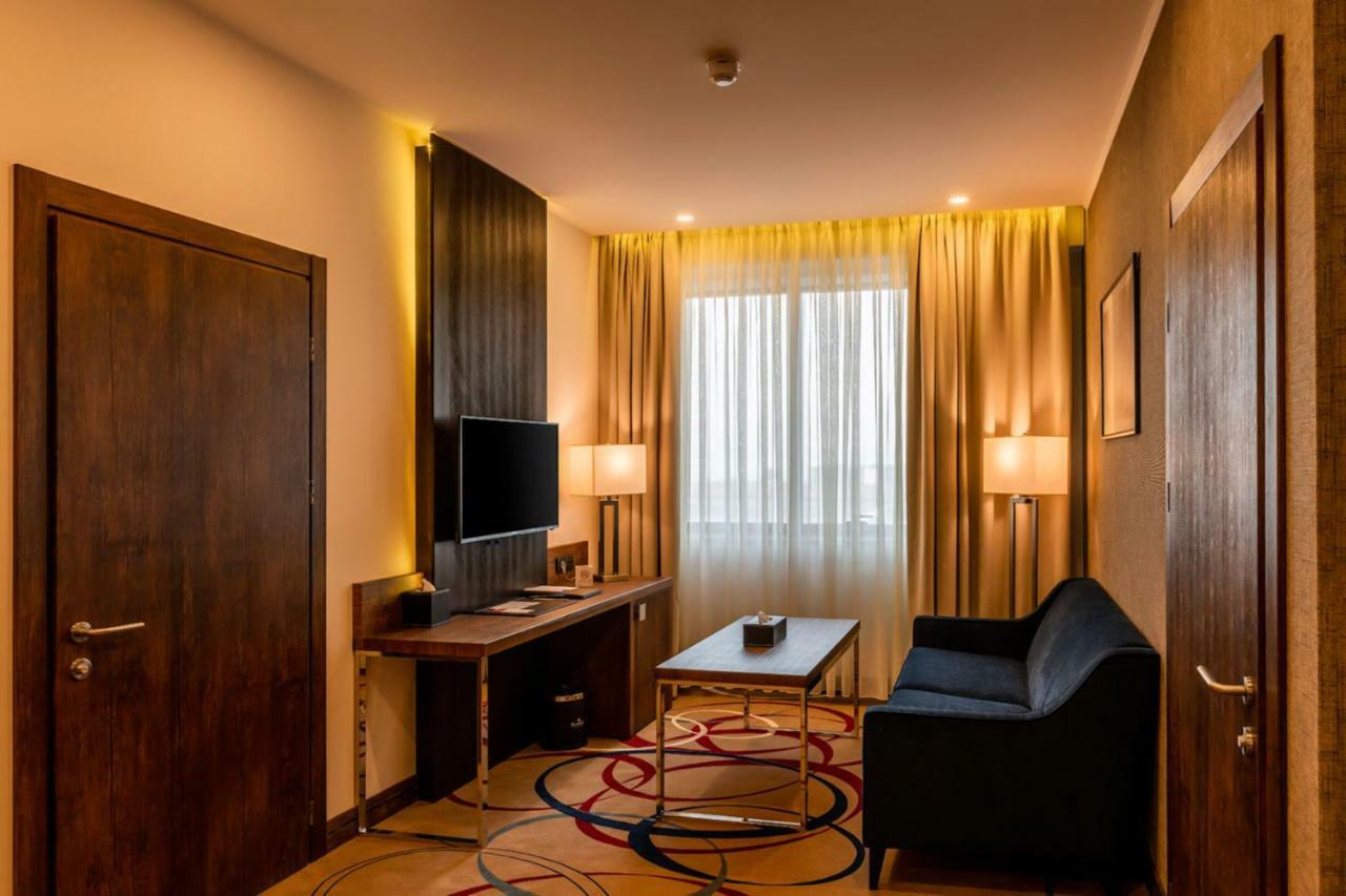 รามาดา โฮเต็ล แอนด์ สวีท บาย วินด์แฮม เยเรวัน Hotel เยเรวาน ภายนอก รูปภาพ