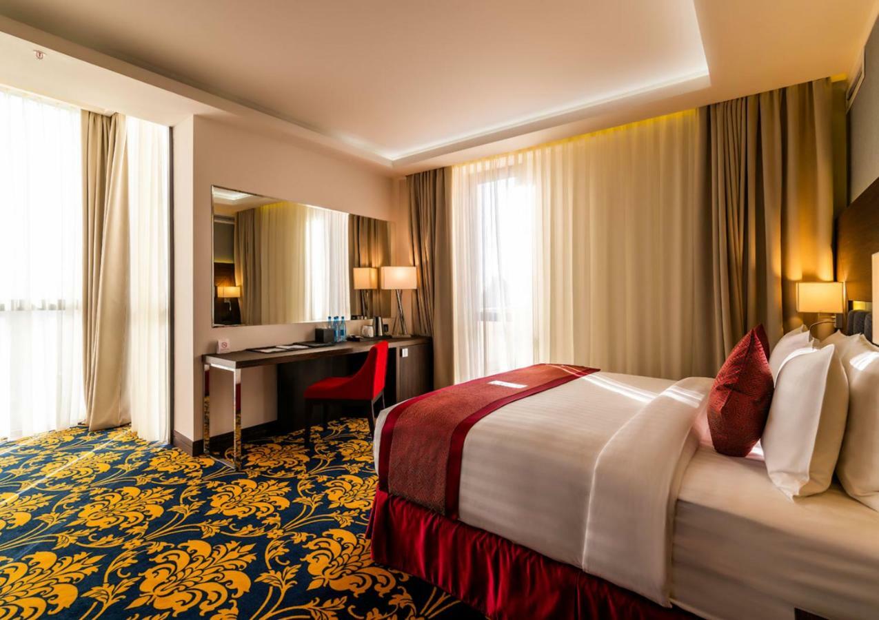 รามาดา โฮเต็ล แอนด์ สวีท บาย วินด์แฮม เยเรวัน Hotel เยเรวาน ภายนอก รูปภาพ