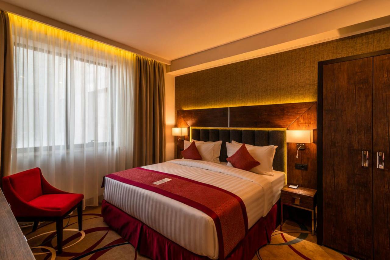 รามาดา โฮเต็ล แอนด์ สวีท บาย วินด์แฮม เยเรวัน Hotel เยเรวาน ภายนอก รูปภาพ