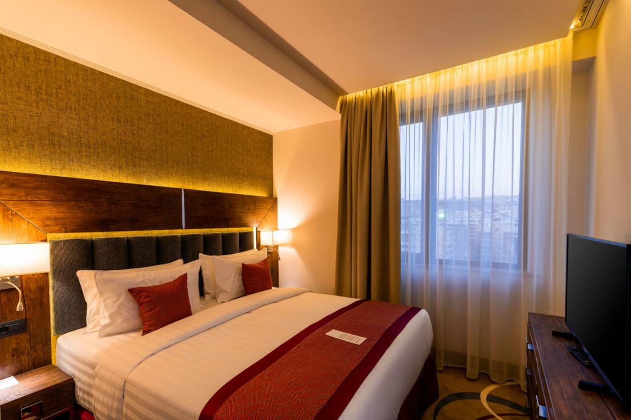 รามาดา โฮเต็ล แอนด์ สวีท บาย วินด์แฮม เยเรวัน Hotel เยเรวาน ภายนอก รูปภาพ