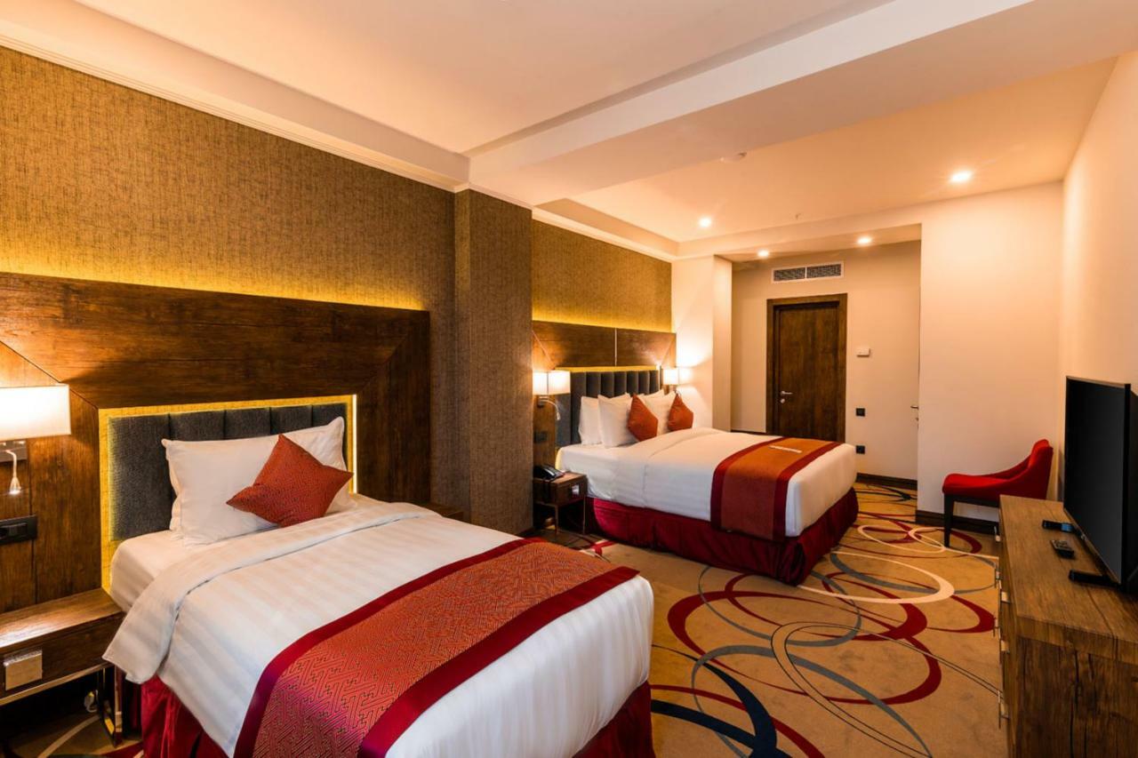 รามาดา โฮเต็ล แอนด์ สวีท บาย วินด์แฮม เยเรวัน Hotel เยเรวาน ภายนอก รูปภาพ