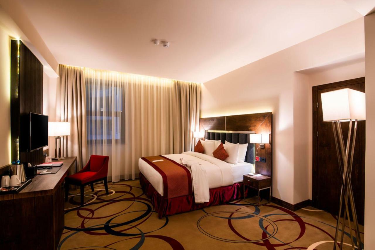รามาดา โฮเต็ล แอนด์ สวีท บาย วินด์แฮม เยเรวัน Hotel เยเรวาน ภายนอก รูปภาพ